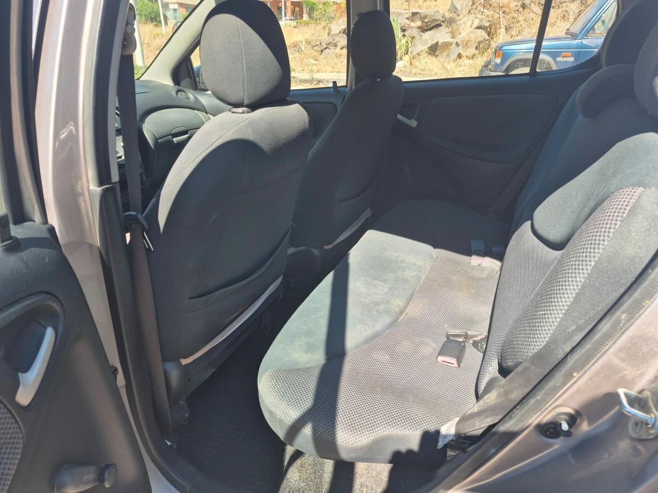 Toyota Yaris 1.4 tdi D-4D cat 5 porte