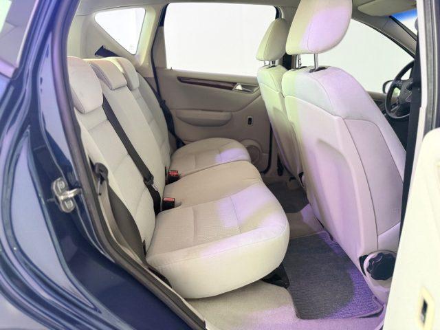 MERCEDES-BENZ A 150 Avantgarde Edition 10