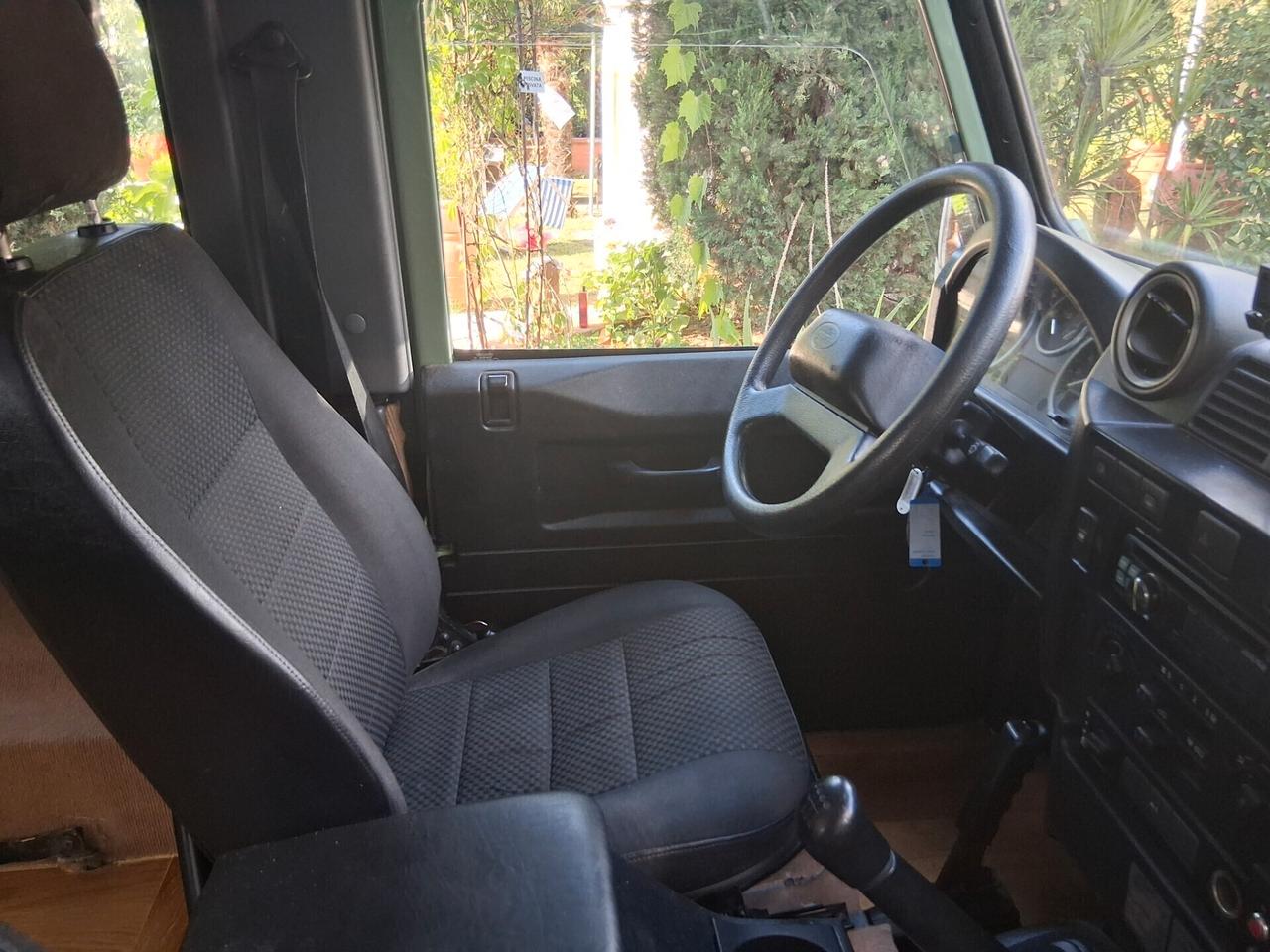 Land Rover Defender 90 2.2 TD4 Station Wagon E N1