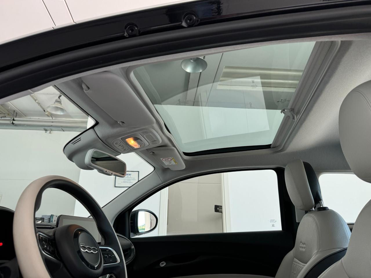 Fiat 500 500e Berlina 42 kWh La Prima