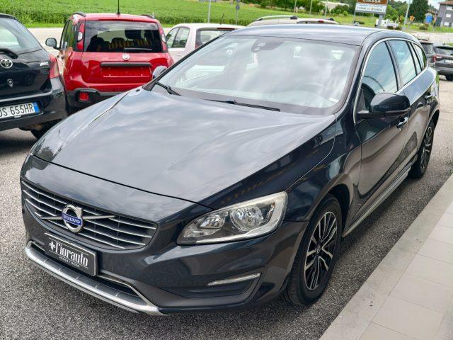 VOLVO V60 D4 R-design Momentum