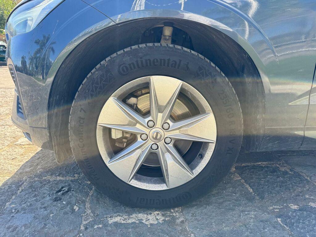 Volvo XC60 2.0 B4 Momentum Auto