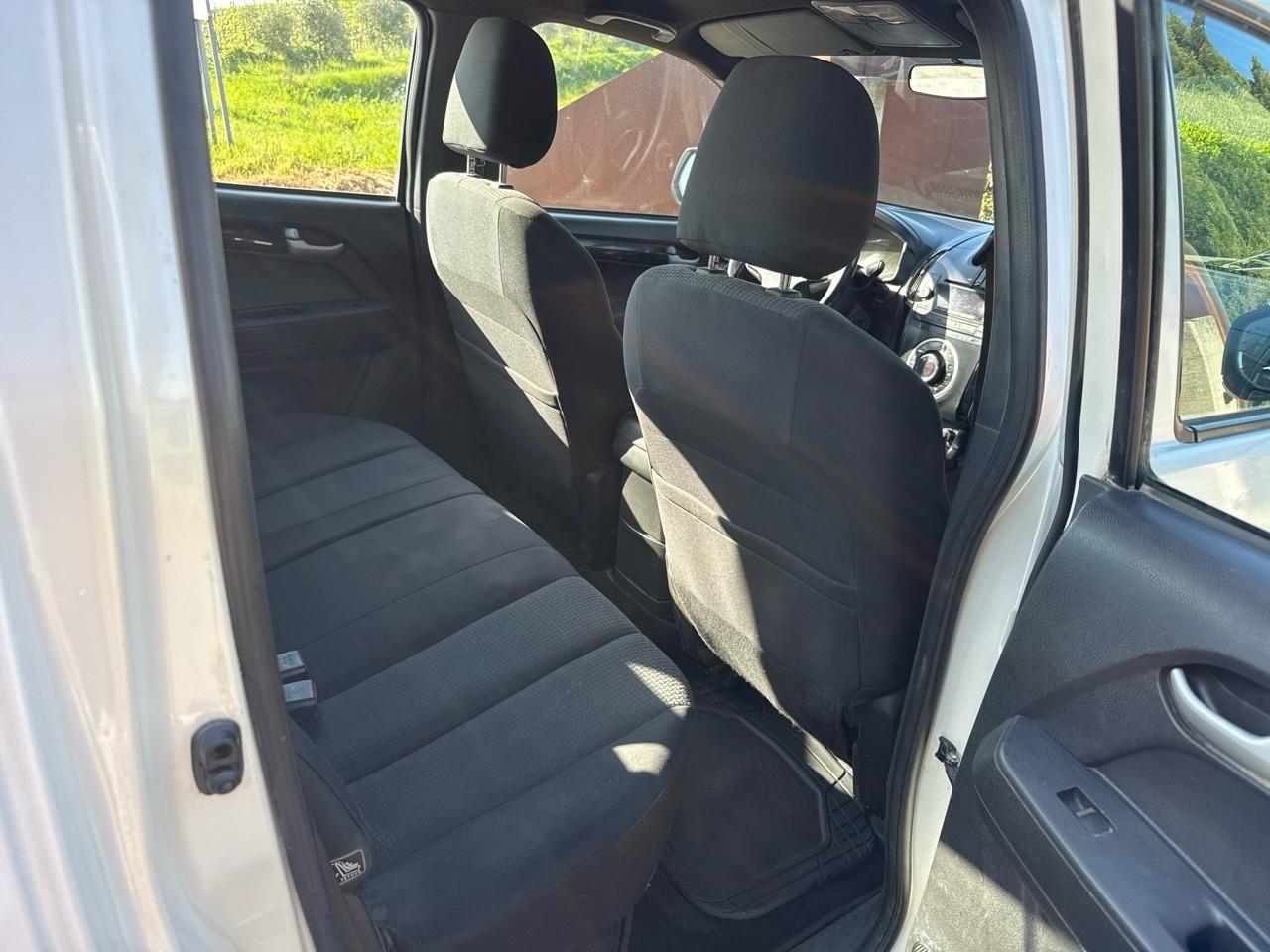 Isuzu D-Max 2.5 Crew Cab Quasar A/T 4WD