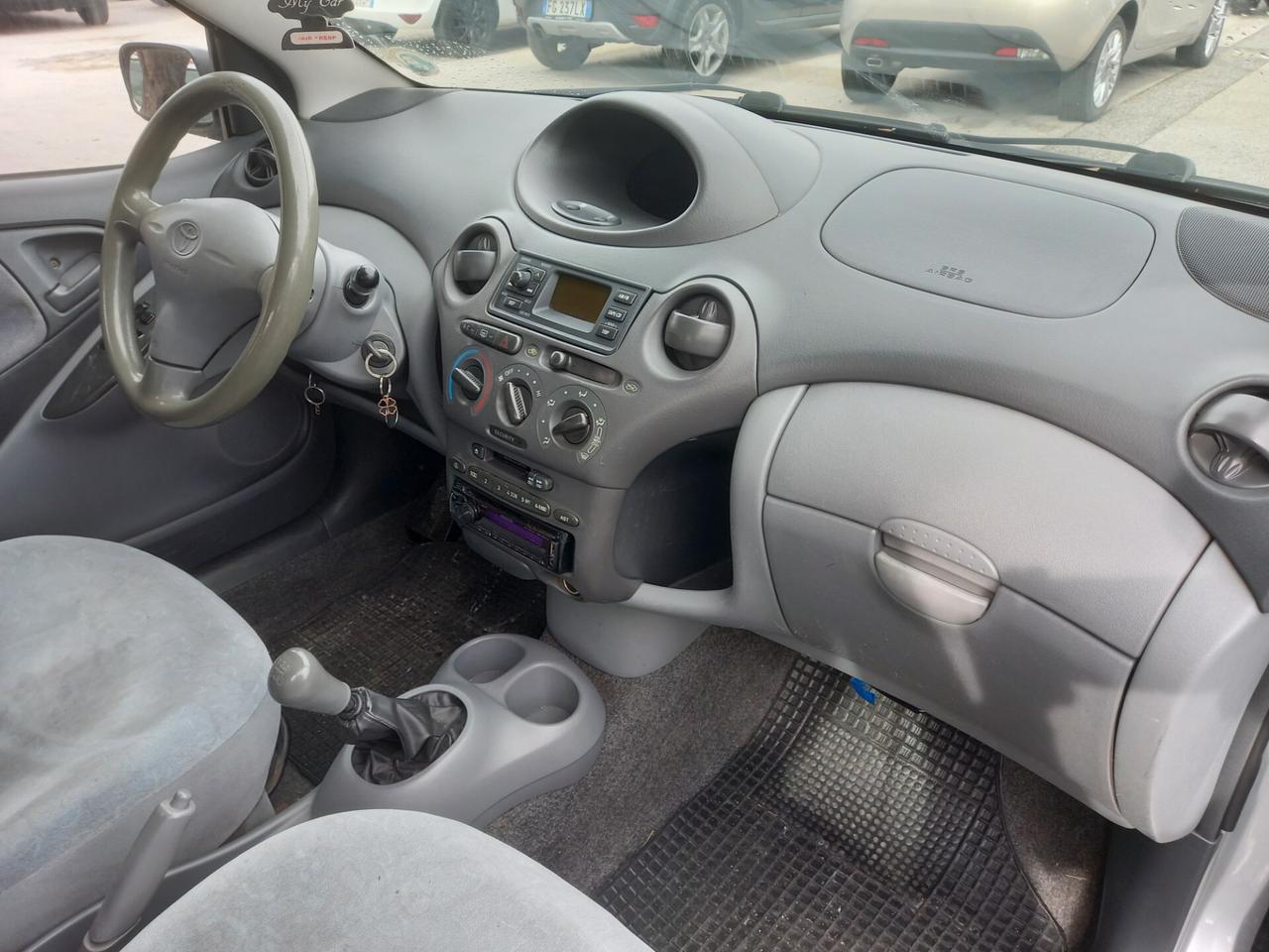 Toyota Yaris 1.0 Benzina