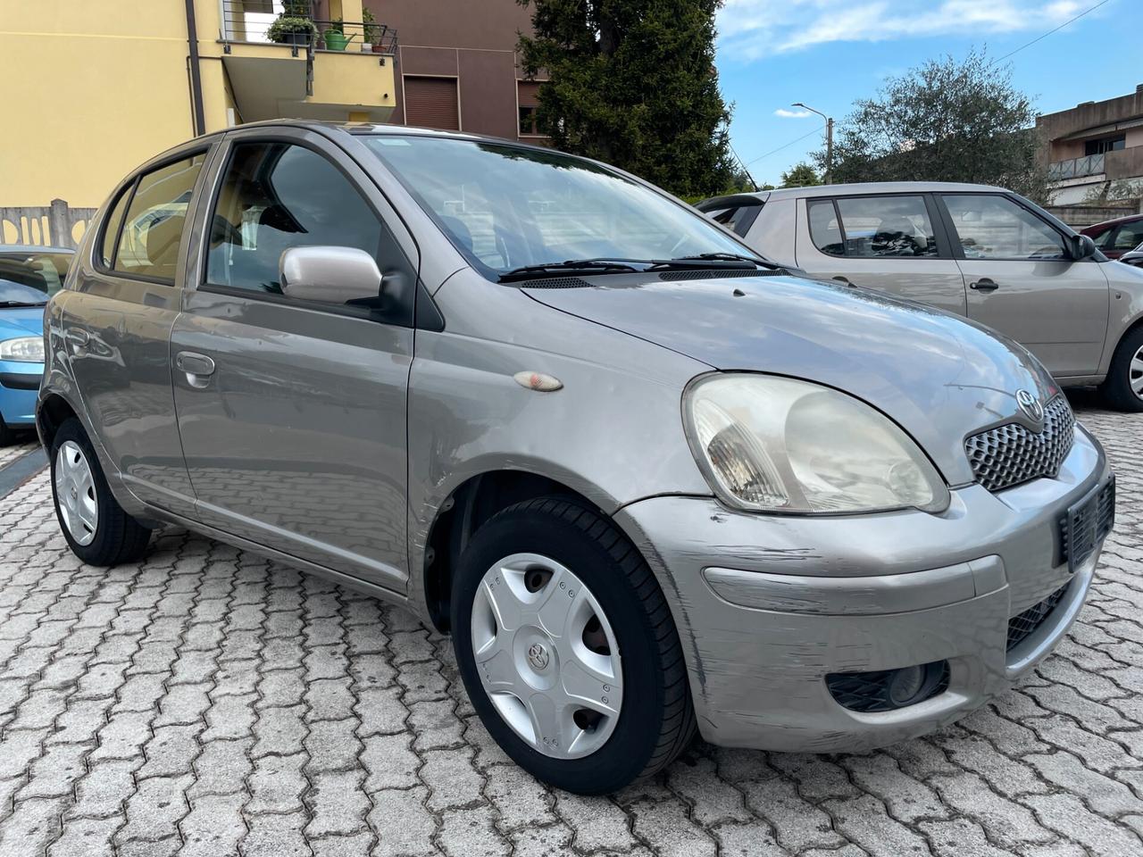 Toyota Yaris 1.0i 16V cat 5 porte Sol