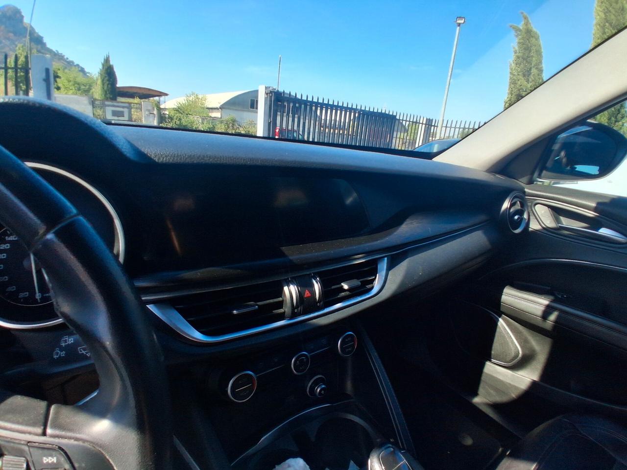Alfa Romeo Stelvio 2.2 Turbodiesel 180 CV AT8 RWD Executive
