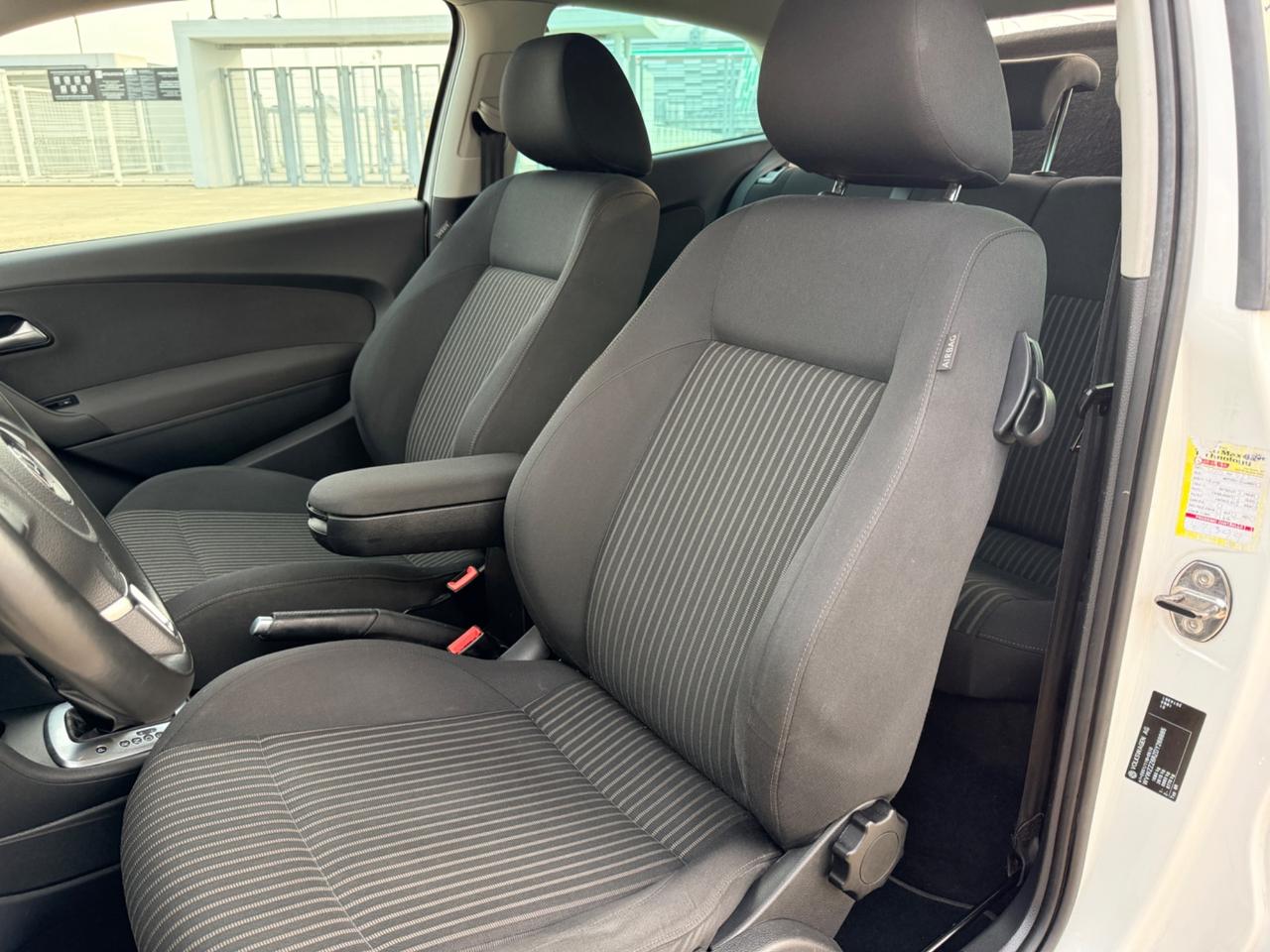 Volkswagen Polo 1.4 DSG 3p. Highline “POCHI KM”