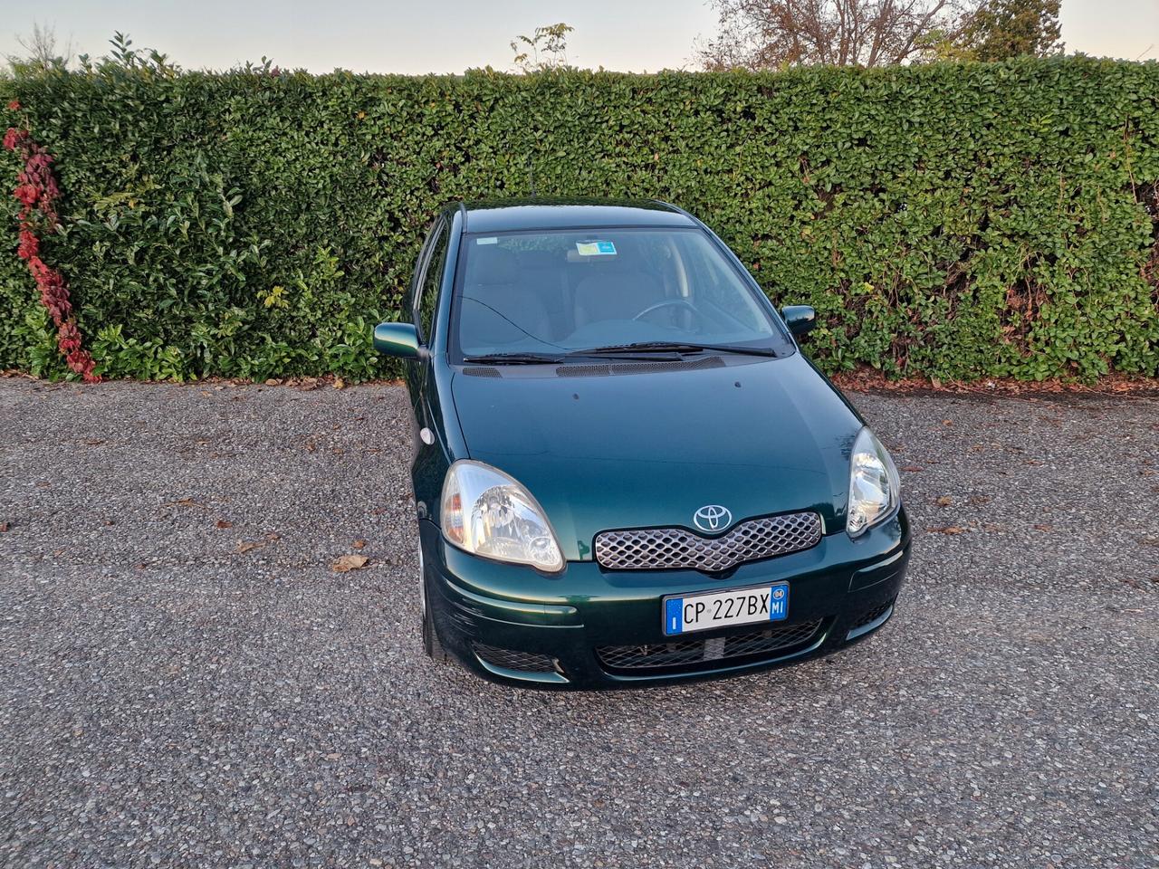 Toyota Yaris 1.0i 16V 5p