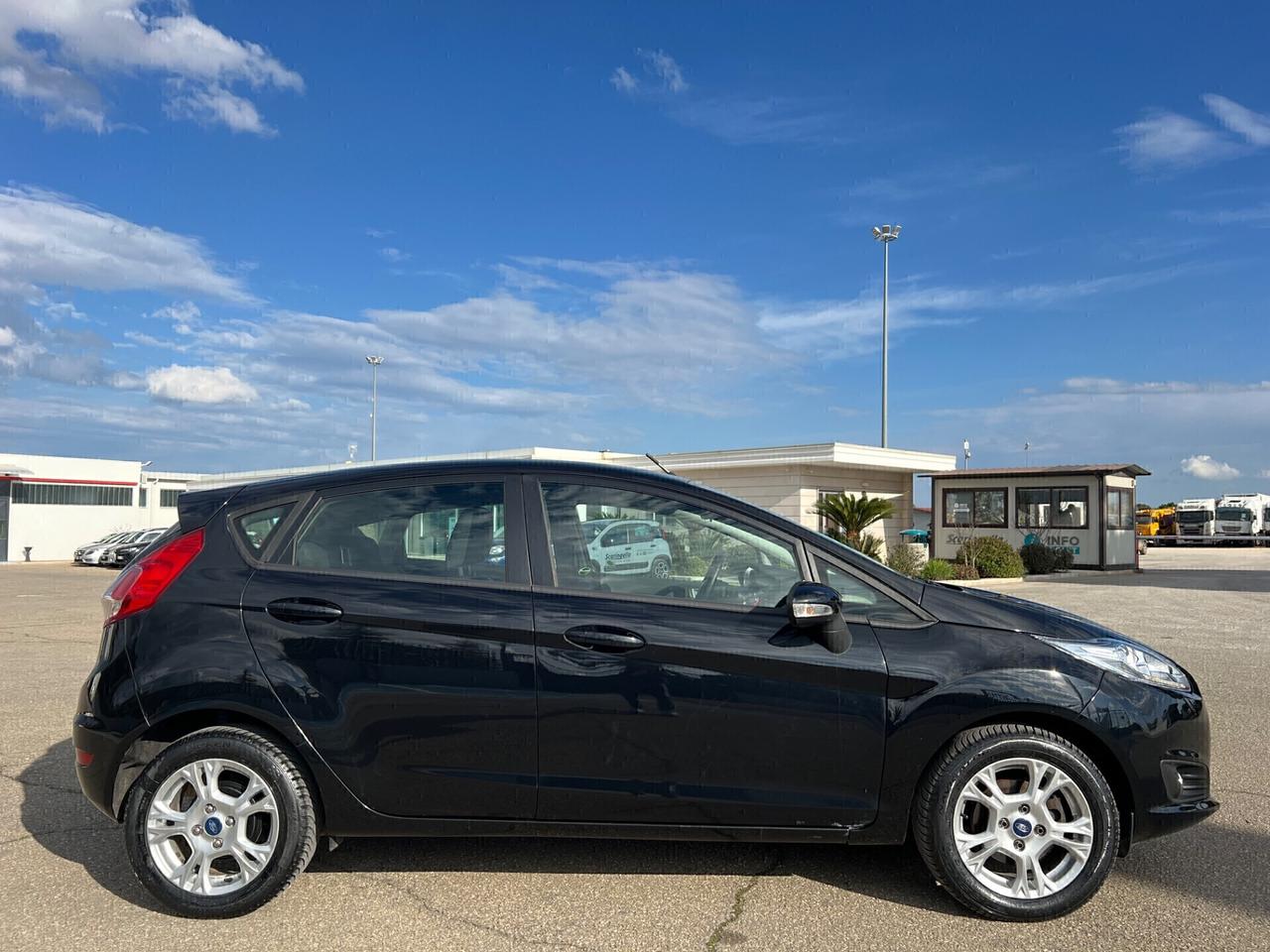 Ford Fiesta 1.4 5p. Bz.- GPL Titanium - 2013