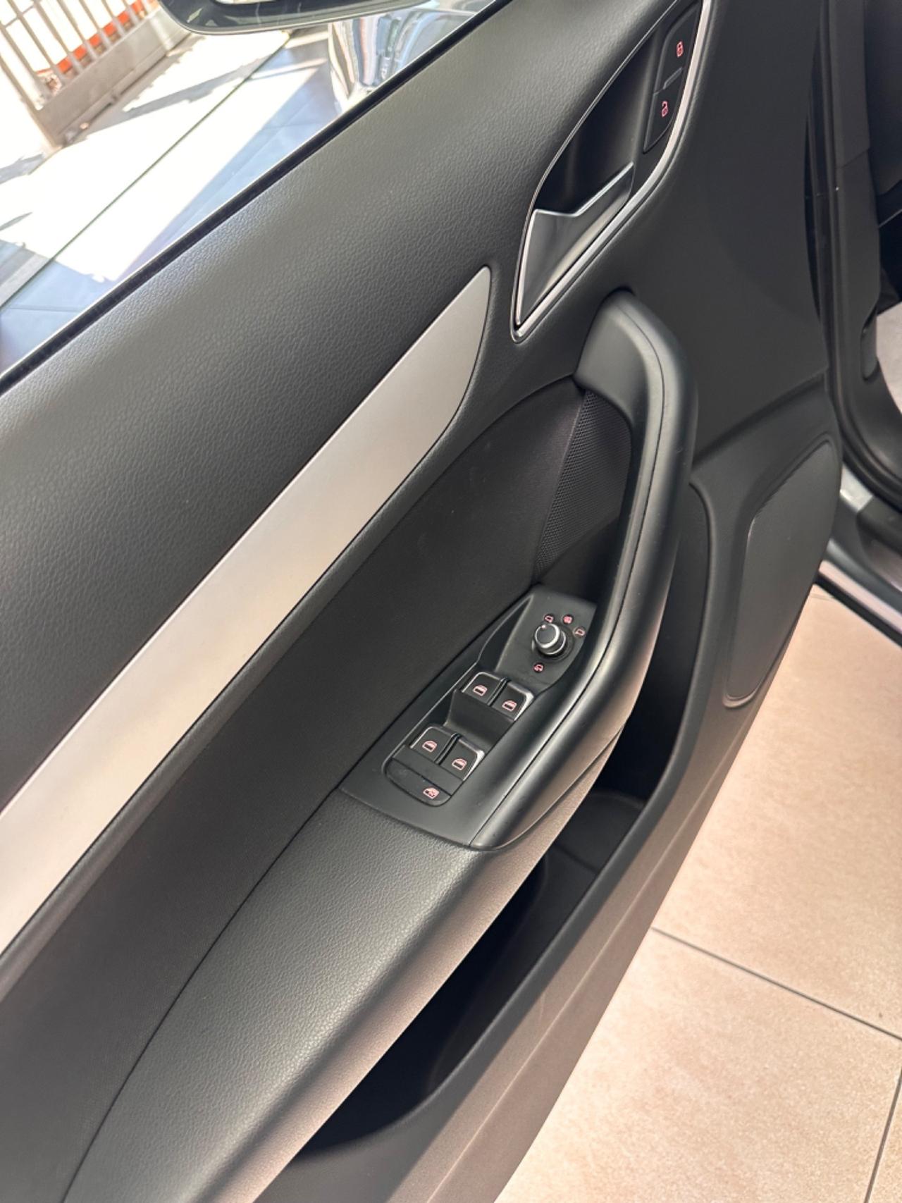 Audi Q3 2.0 TDI 150 CV quattro S tronic Sport