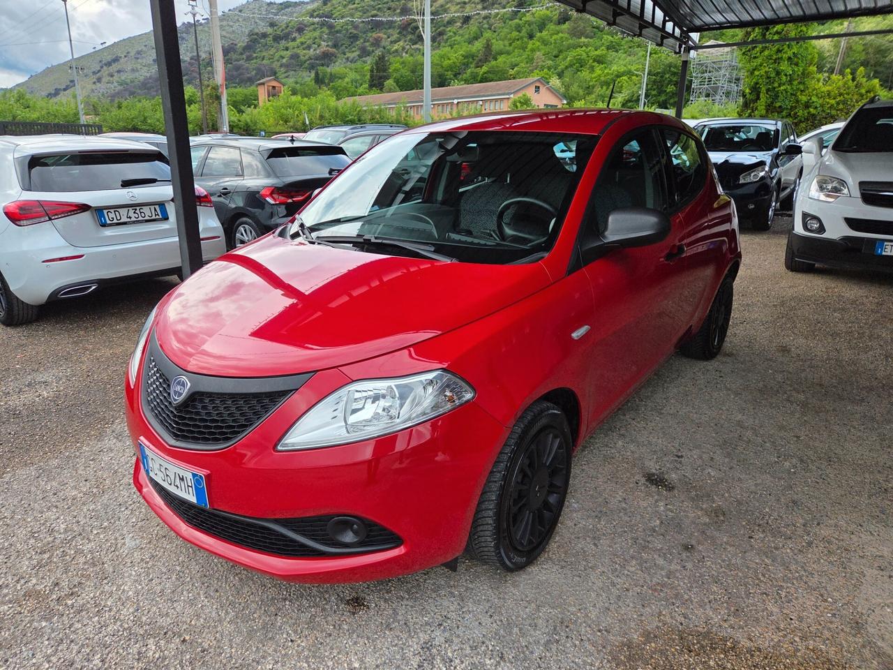 Lancia Ypsilon 5 porte S&S Hybrid Ecochic Silver