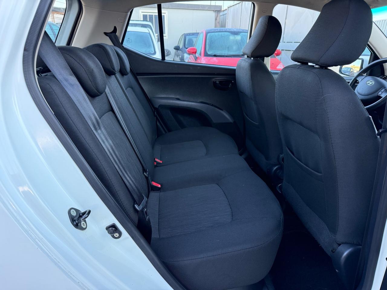 Hyundai i10 1.1 Cambio Automatico