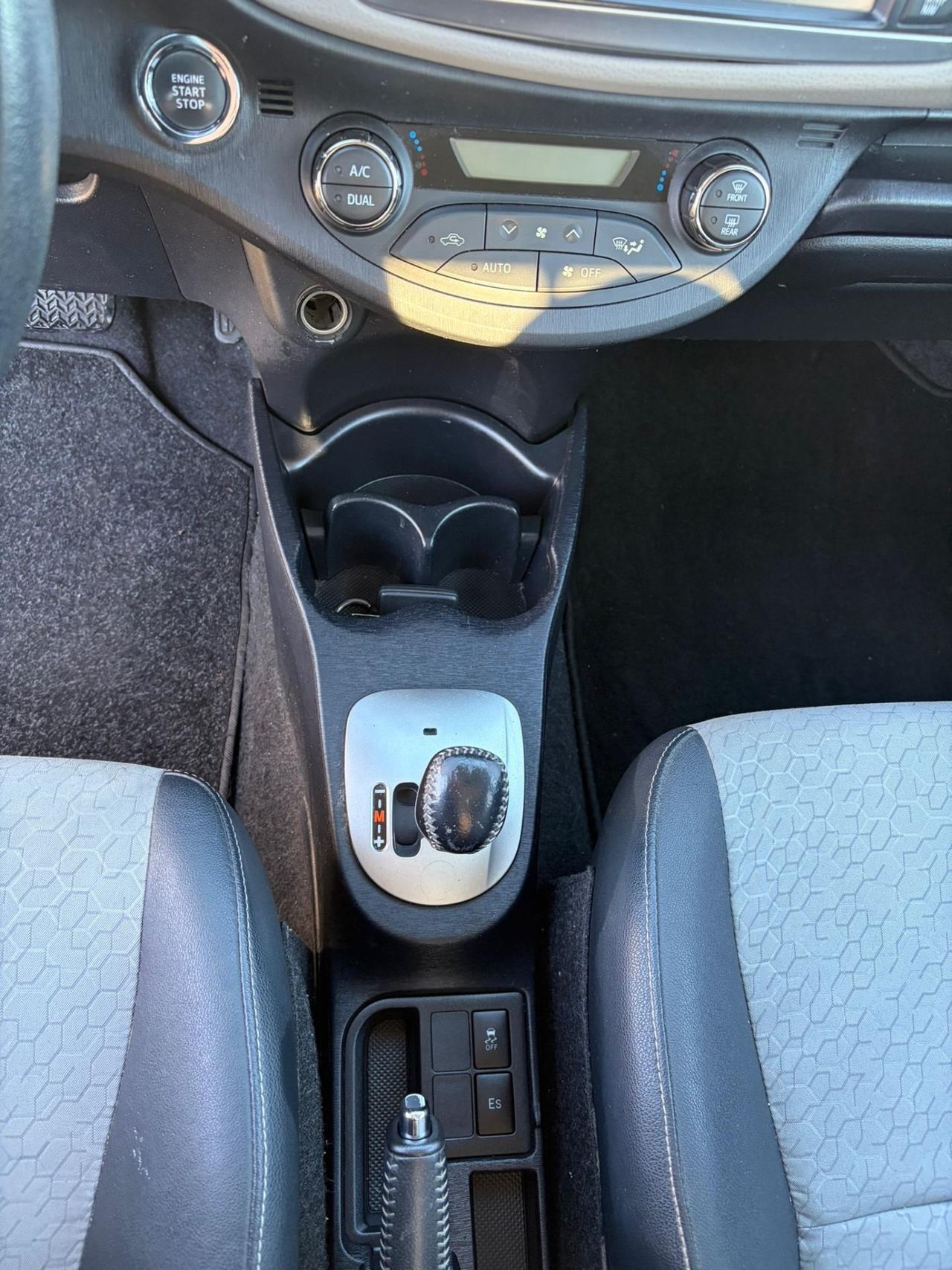 Toyota Yaris 1.4 D-4D 5 porte Lounge M-MT