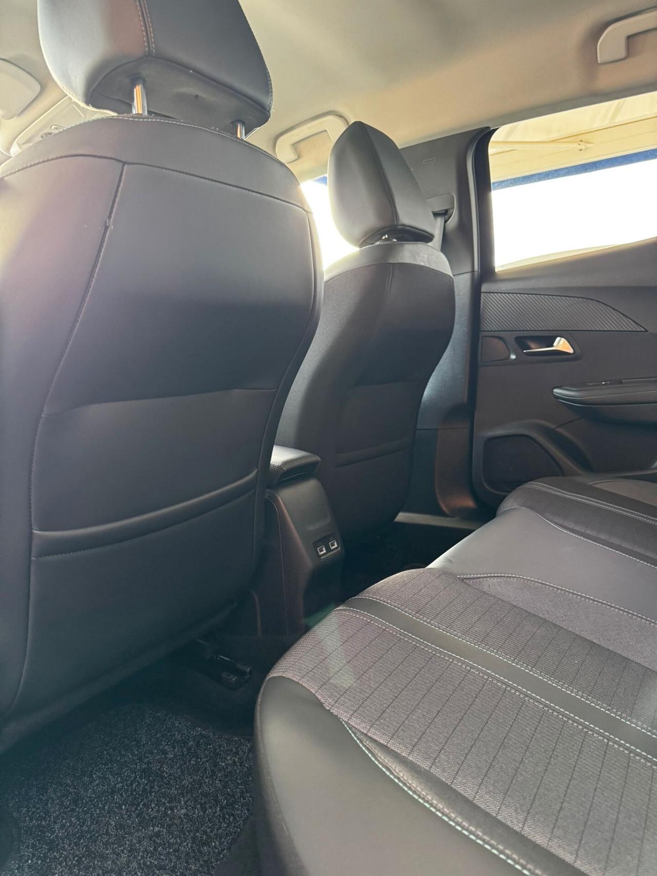 Peugeot 2008 BlueHDi 130 S&S EAT8 GT Pack