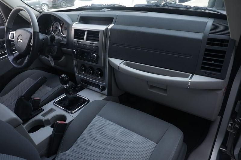 Jeep Cherokee Jeep Cherokee 2.8 CRD DPF Limited 130KW ANNO 2010
