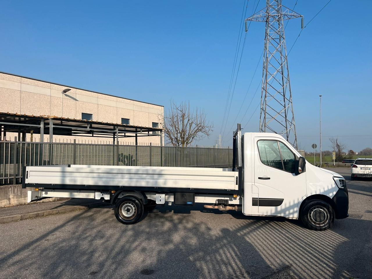 RENAULT MASTER 2.3DCI 165CV CASSONE 5.40 METRI