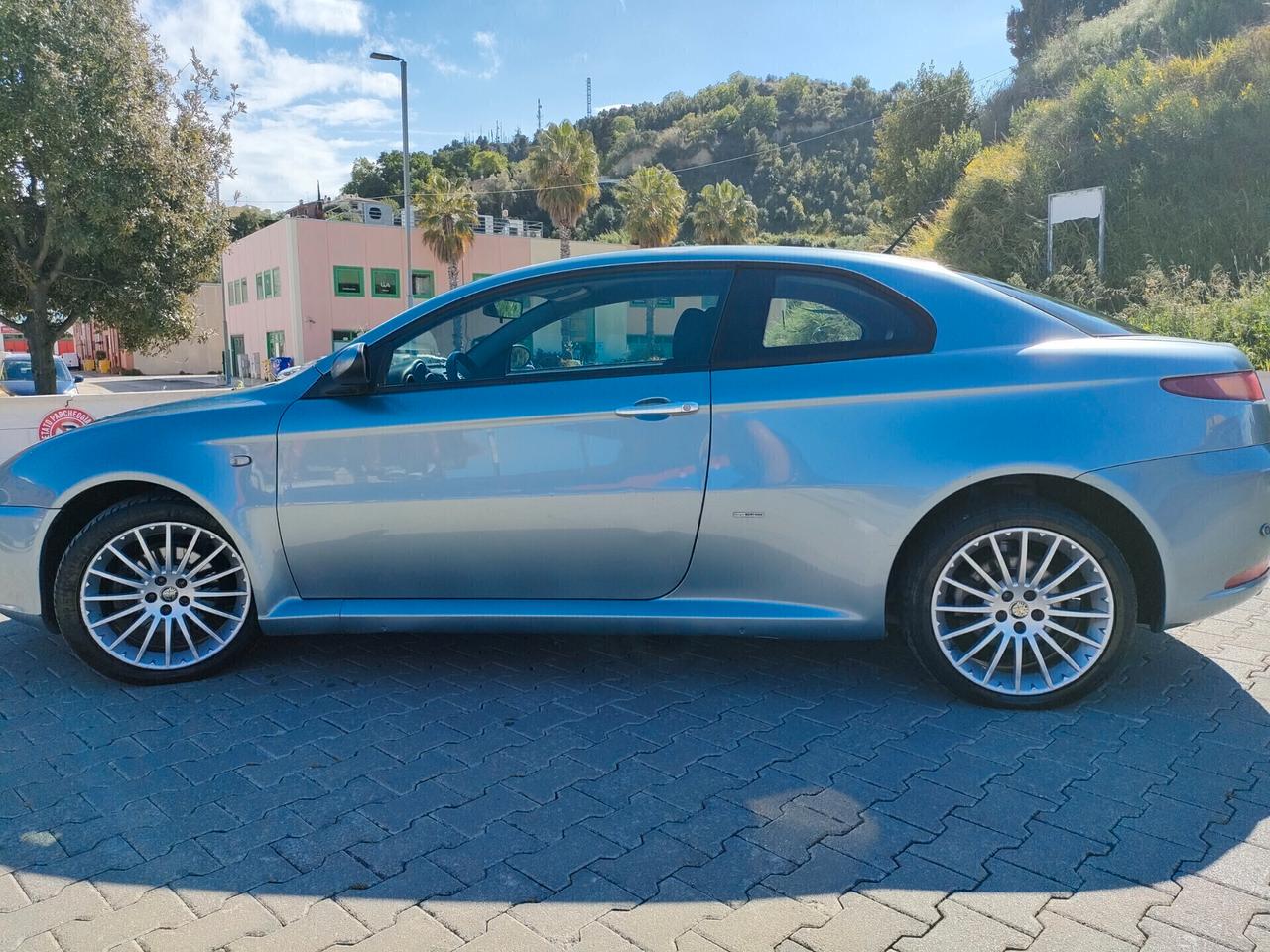 Alfa Romeo GT 1.9 MTJ motore rivisto