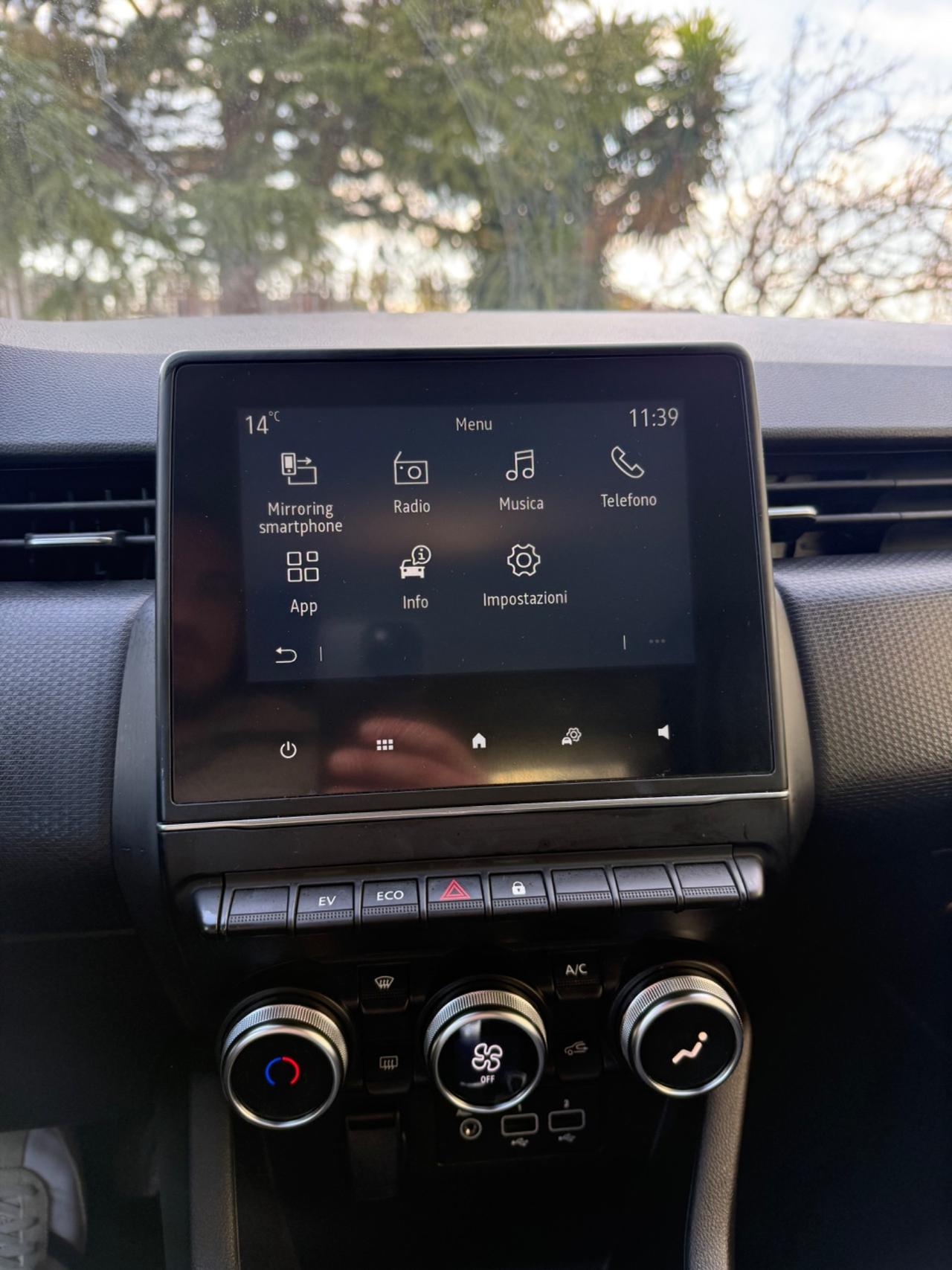 Renault Clio Full Hybrid E-Tech 140 CV 5 porte Initiale Paris