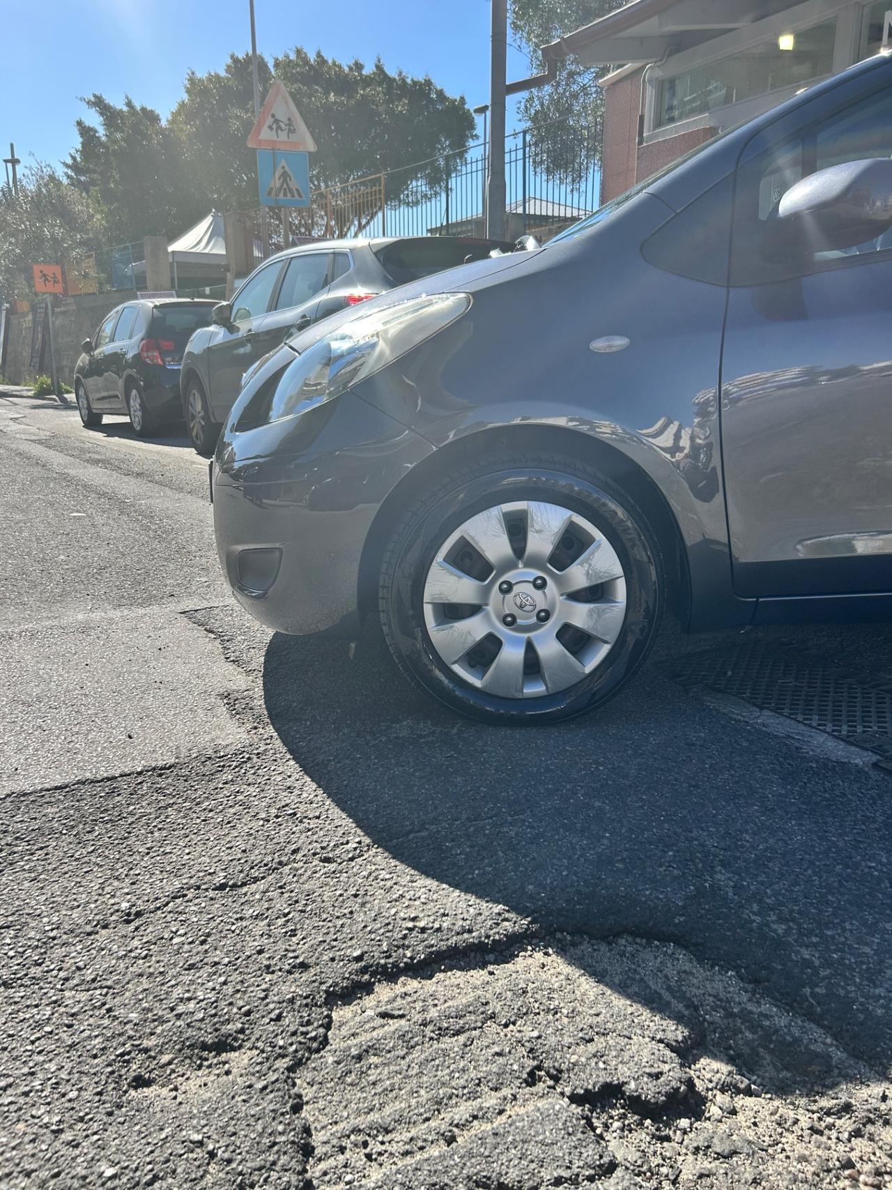 Toyota Yaris 1.0 3 porte Luxury pack