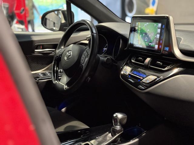 TOYOTA C-HR 1.8 Hybrid E-CVT Trend