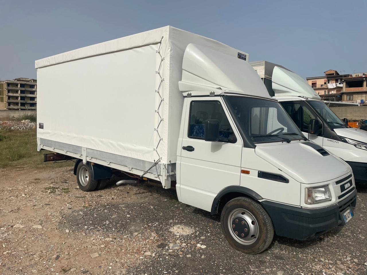 Iveco Daily 35.12 turbo centinato alza e bassa cassone cm. 470x220