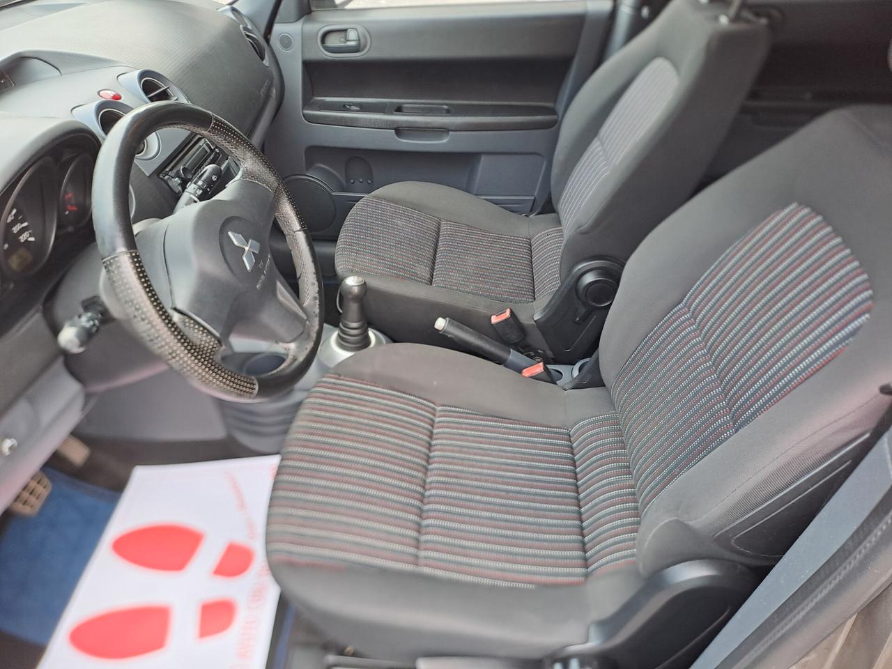 Mitsubishi Colt 1.3 5p. Inform
