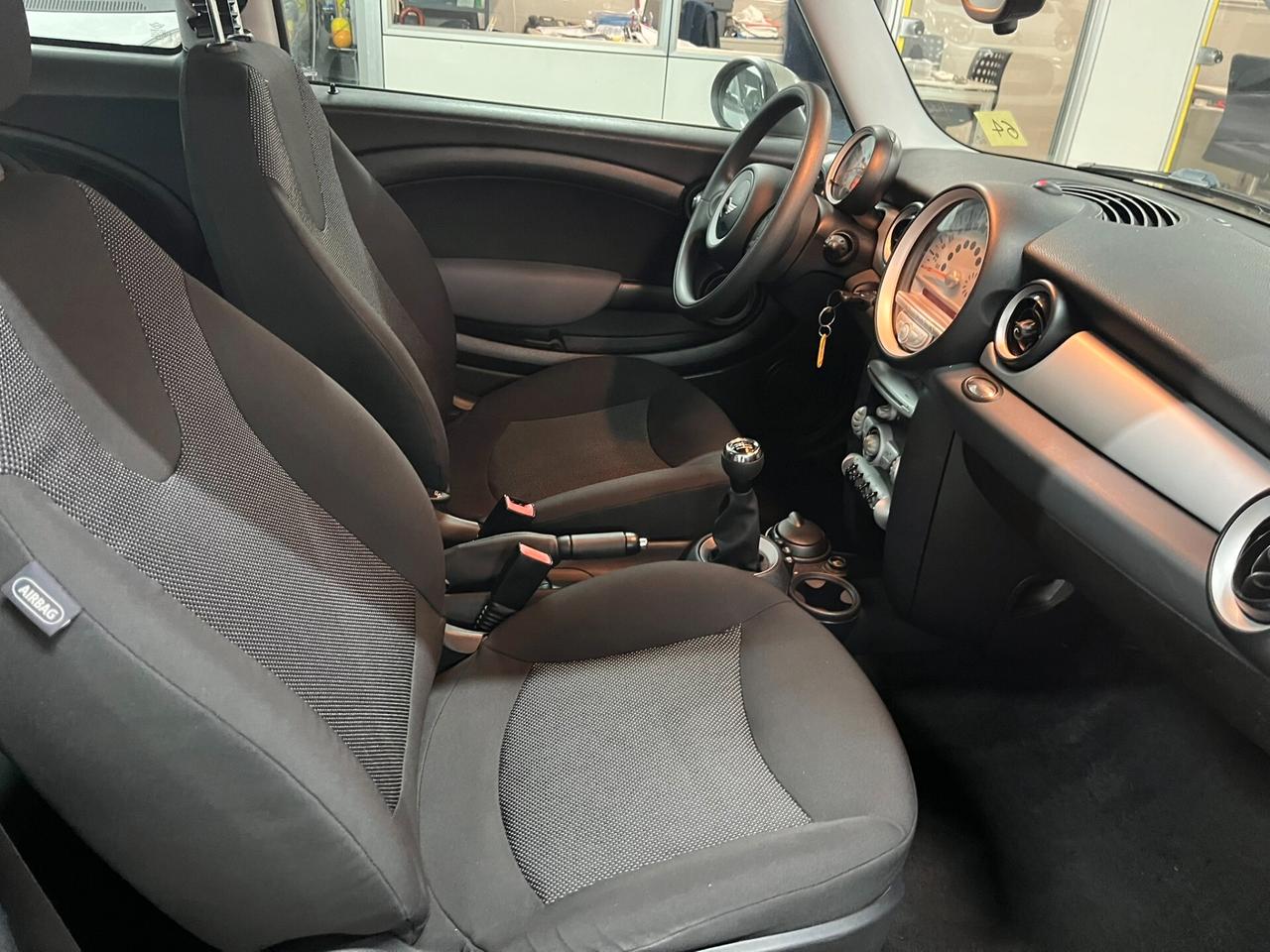 Mini 1.4 solamente 90mila km