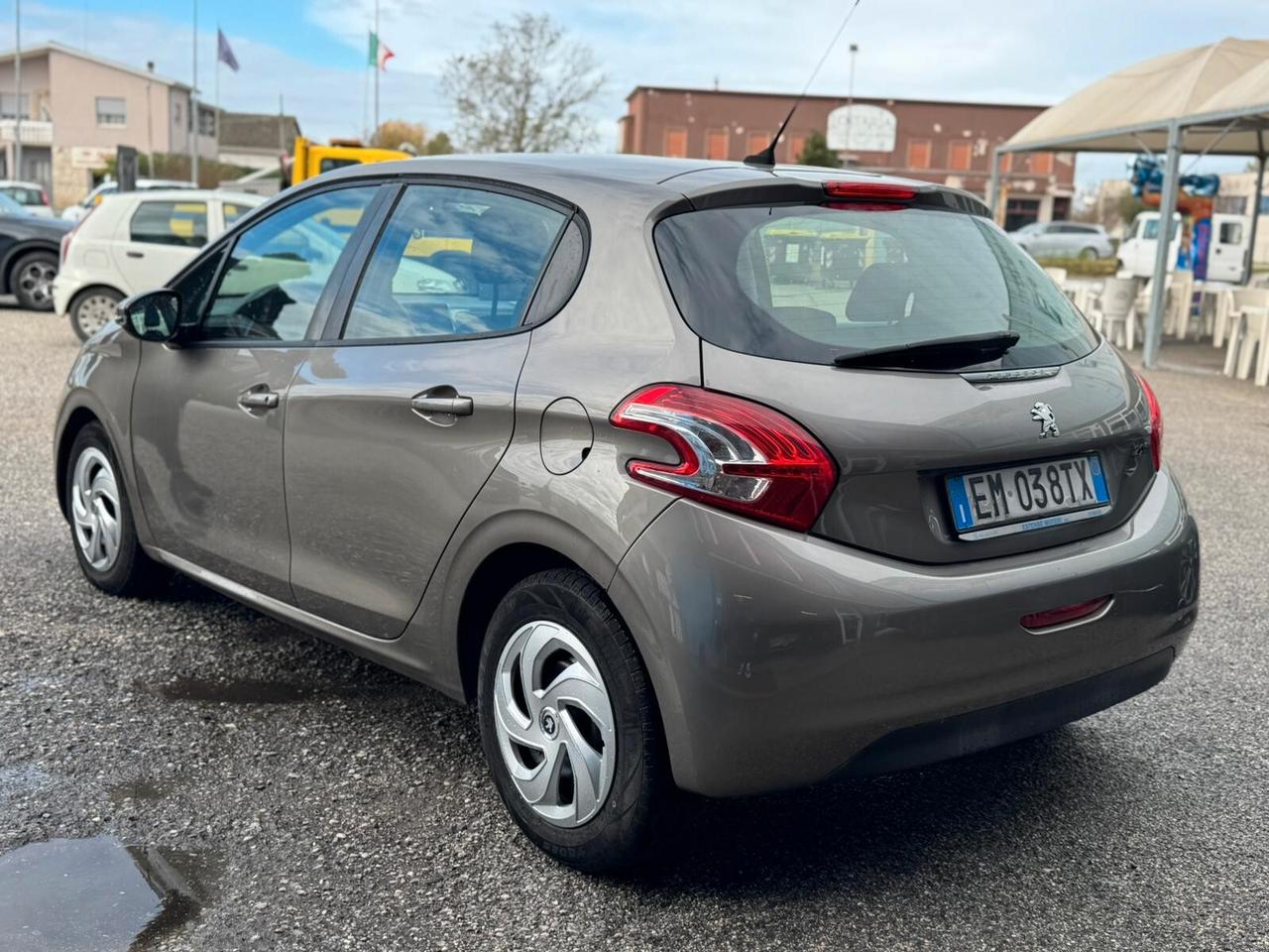 Peugeot 208 1.2 VTi 82 CV 5 porte Allure