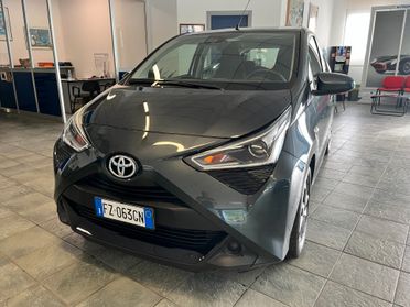 Toyota Aygo Connect 1.0 VVT-i 72 CV 5 porte x-clusiv