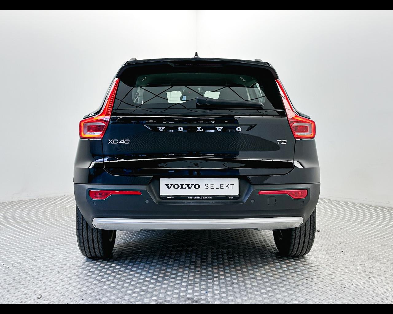 VOLVO XC40 (2017-->) - XC40 T2 Essential