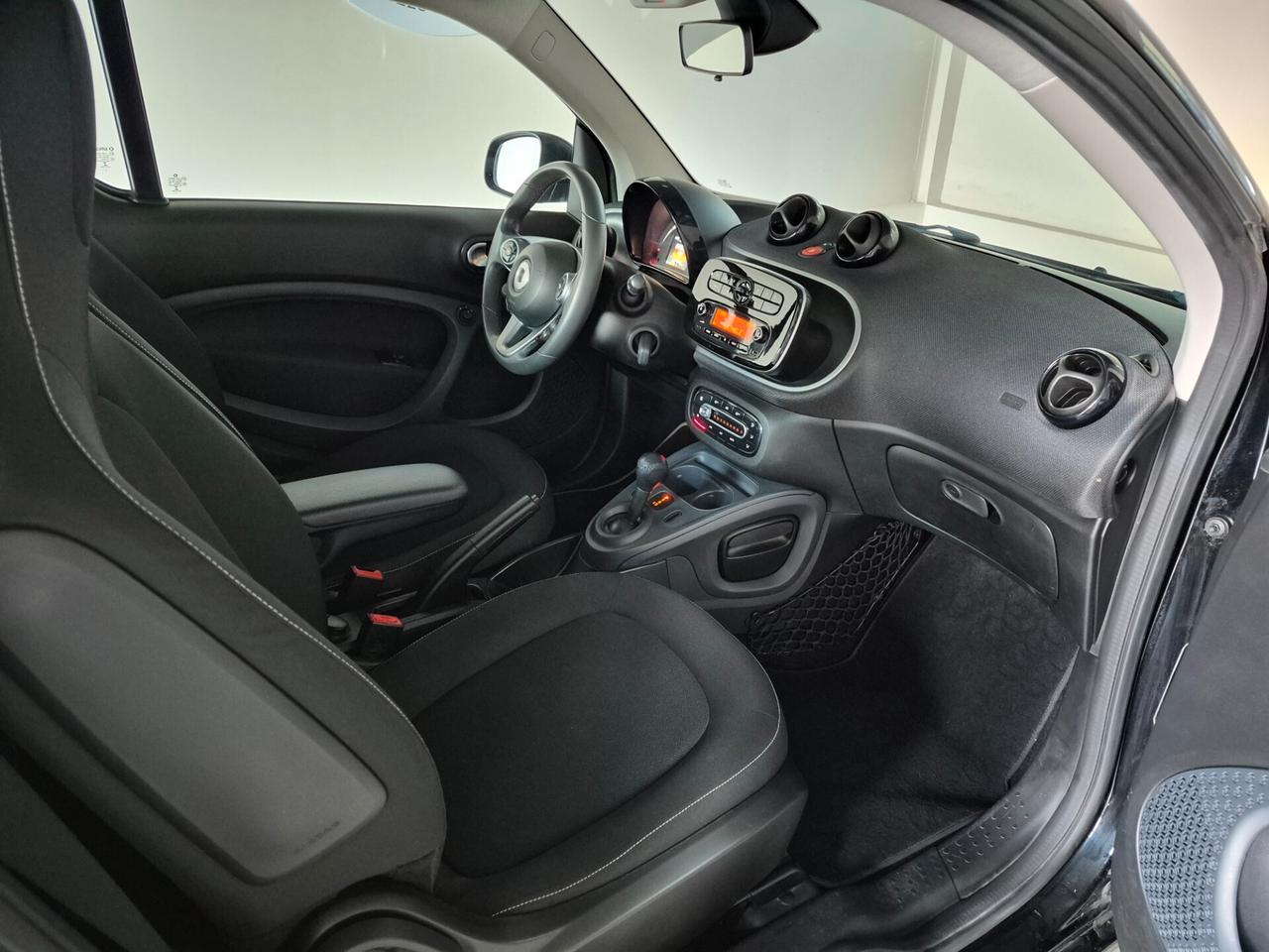 smart forTwo FORTWO 0.9 TURBO PASSION 90CV TWINAMIC TETTO PANORAMICO VETRI PRIVACY CRUISE CONTROL C.15" CLIMA