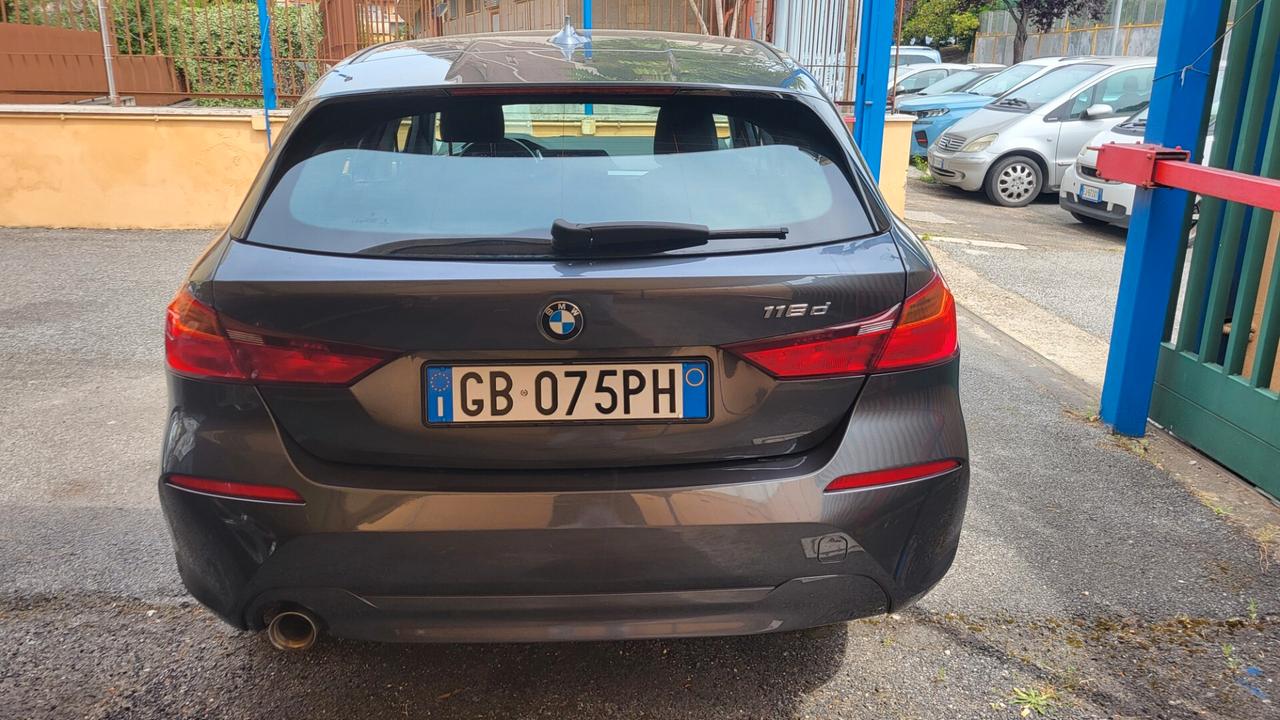 Bmw 116 116d 5p. Business Advantage