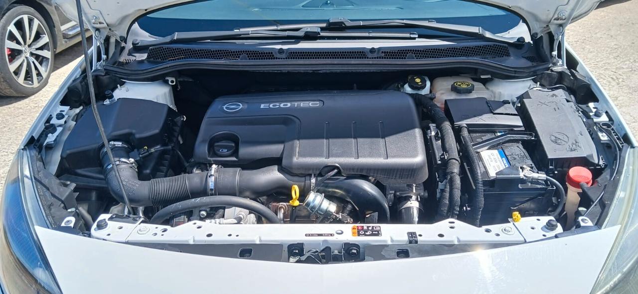 Opel Astra 1.7 CDTI 110CV S&S Cosmo - 2013