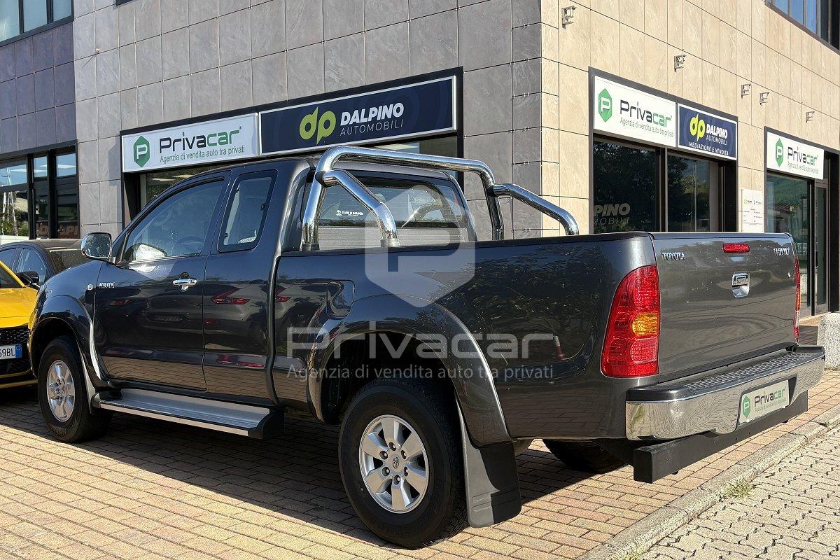 TOYOTA Hilux 2.5 D-4D 4WD 2p. Extra Cab SR