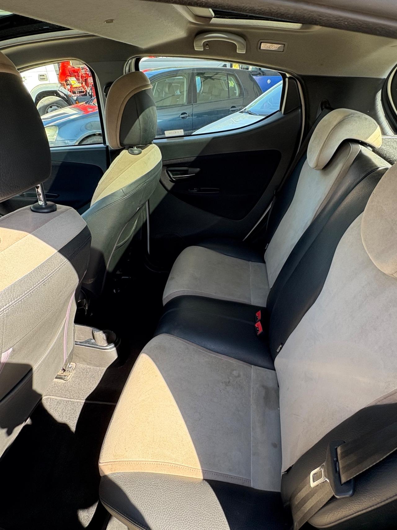 Lancia Ypsilon 1.2 69 CV 5 porte Platinum