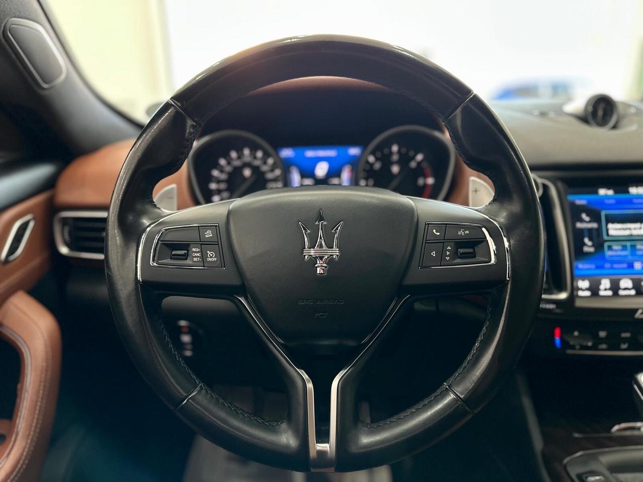 Maserati Levante 3.0 V6 Granlusso 250cv Q4 *tetto*