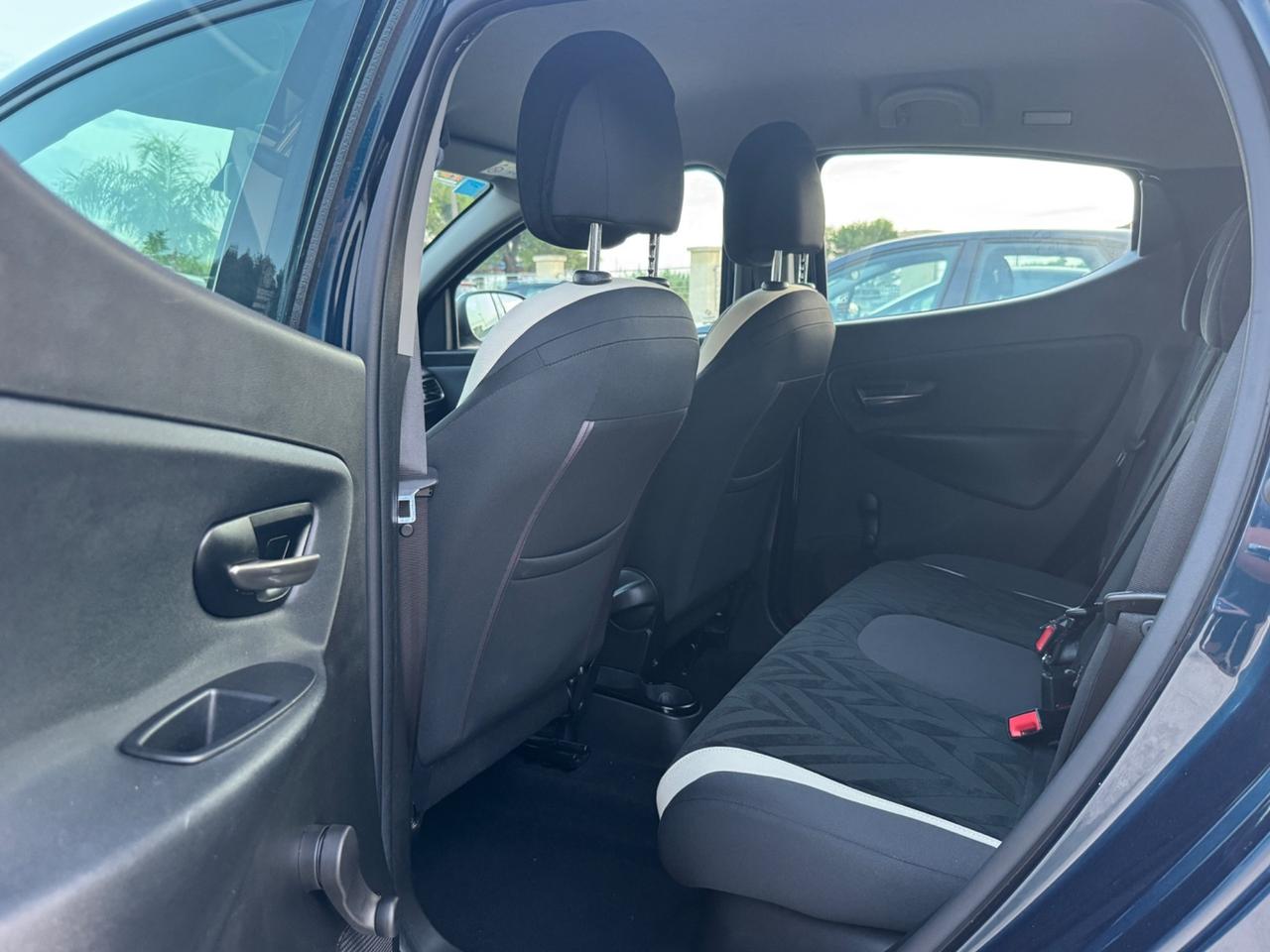 Lancia Ypsilon 1.2 69 CV 5 porte Platinum