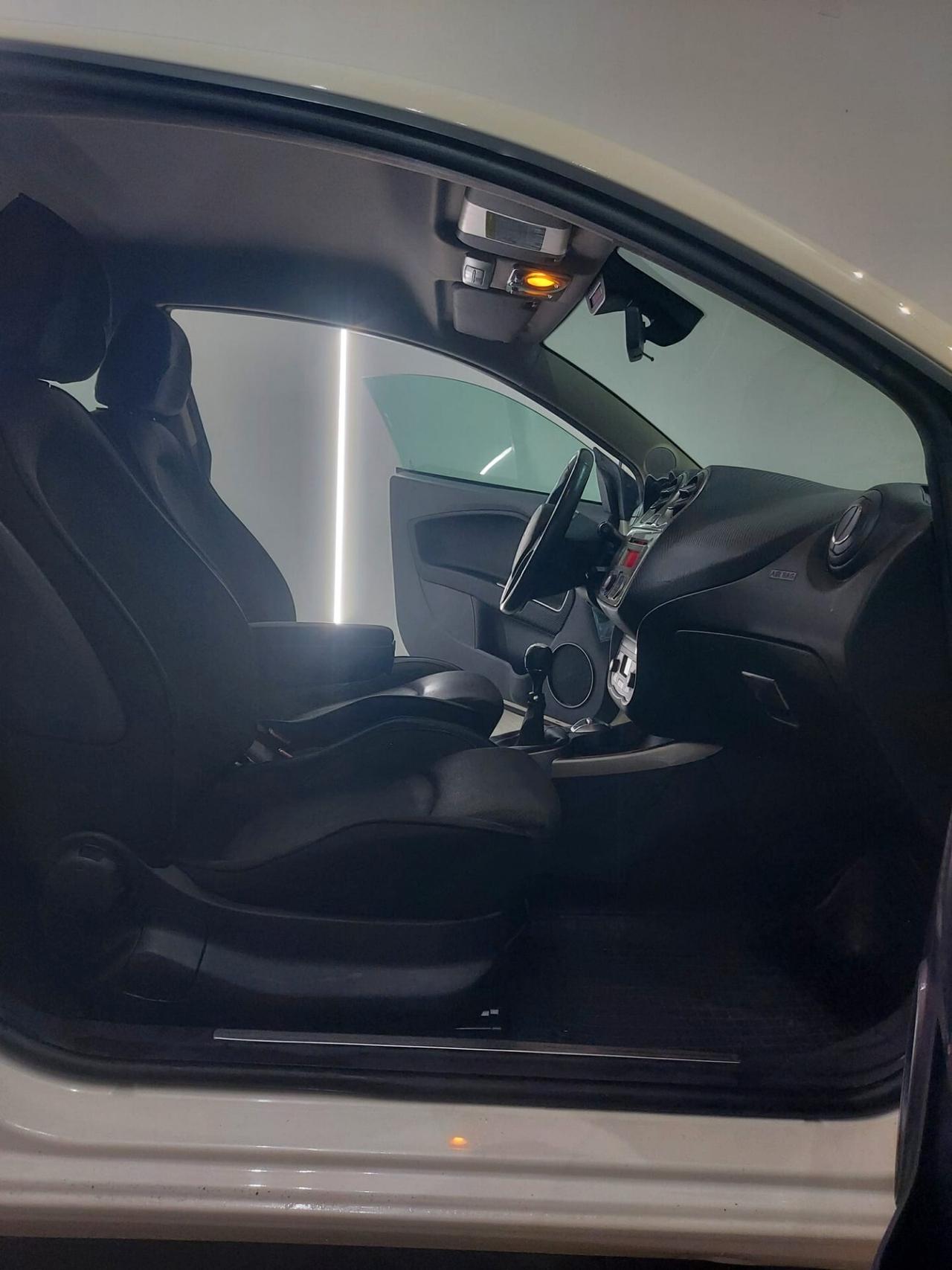 Alfa Romeo MiTo 1.3 JTDm-2 95 CV S&S Distinctive Sport Pack