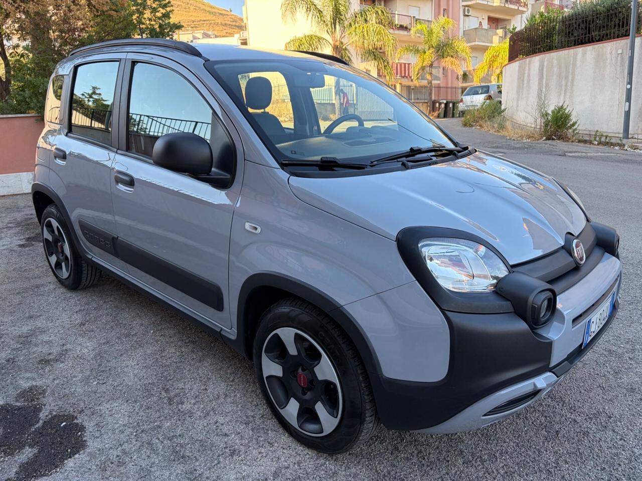 Fiat Panda 1.0 FireFly S&S Hybrid City Cross unico
