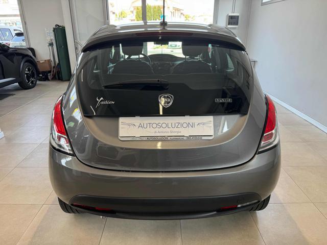 LANCIA Ypsilon 1.0 FireFly 5 porte S&S Hybrid Ecochic Silver