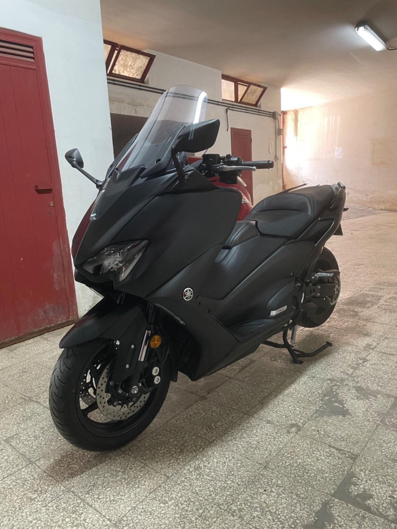 Yamaha Tmax 560