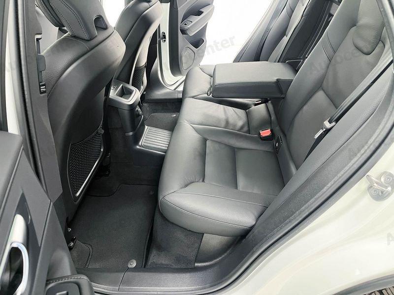 Volvo XC60 T6 Plug-in hybrid AWD automatico Plus Dark