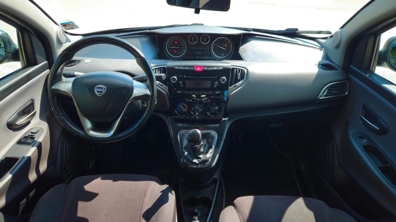 Lancia Ypsilon 1.2 69 CV 5 porte Gold