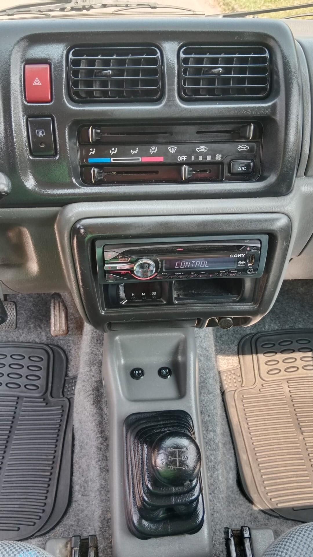 Suzuki Jimny 1.3i 16V cat 4WD JLX