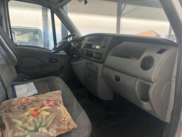 RENAULT Master T28/100 2.5 dCi PC Cabinato Confort
