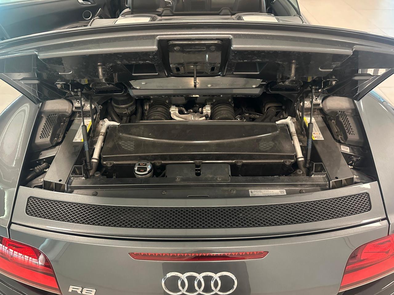 Audi R8 Spyder 5.2 V10 FSI quattro R tronic