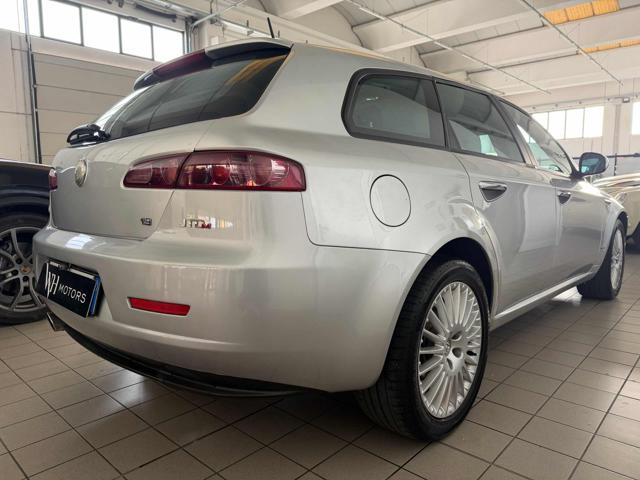 ALFA ROMEO 159 1.9 JTDm 16V Sportwagon Distinctive