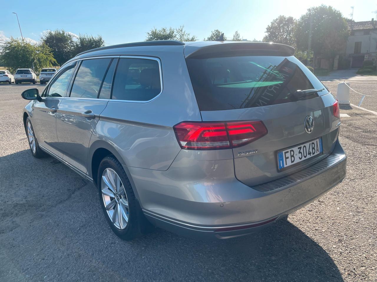 Volkswagen Passat Variant 1.6 TDI Highline BMT DISTRIBUZIONE FATTA