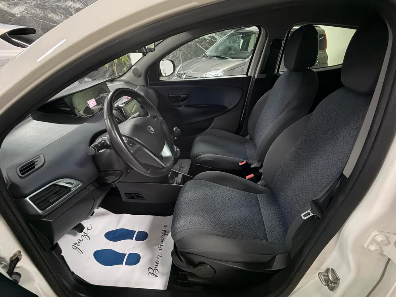 Lancia Ypsilon 1.0 FireFly 5 porte S&S Hybrid Gold