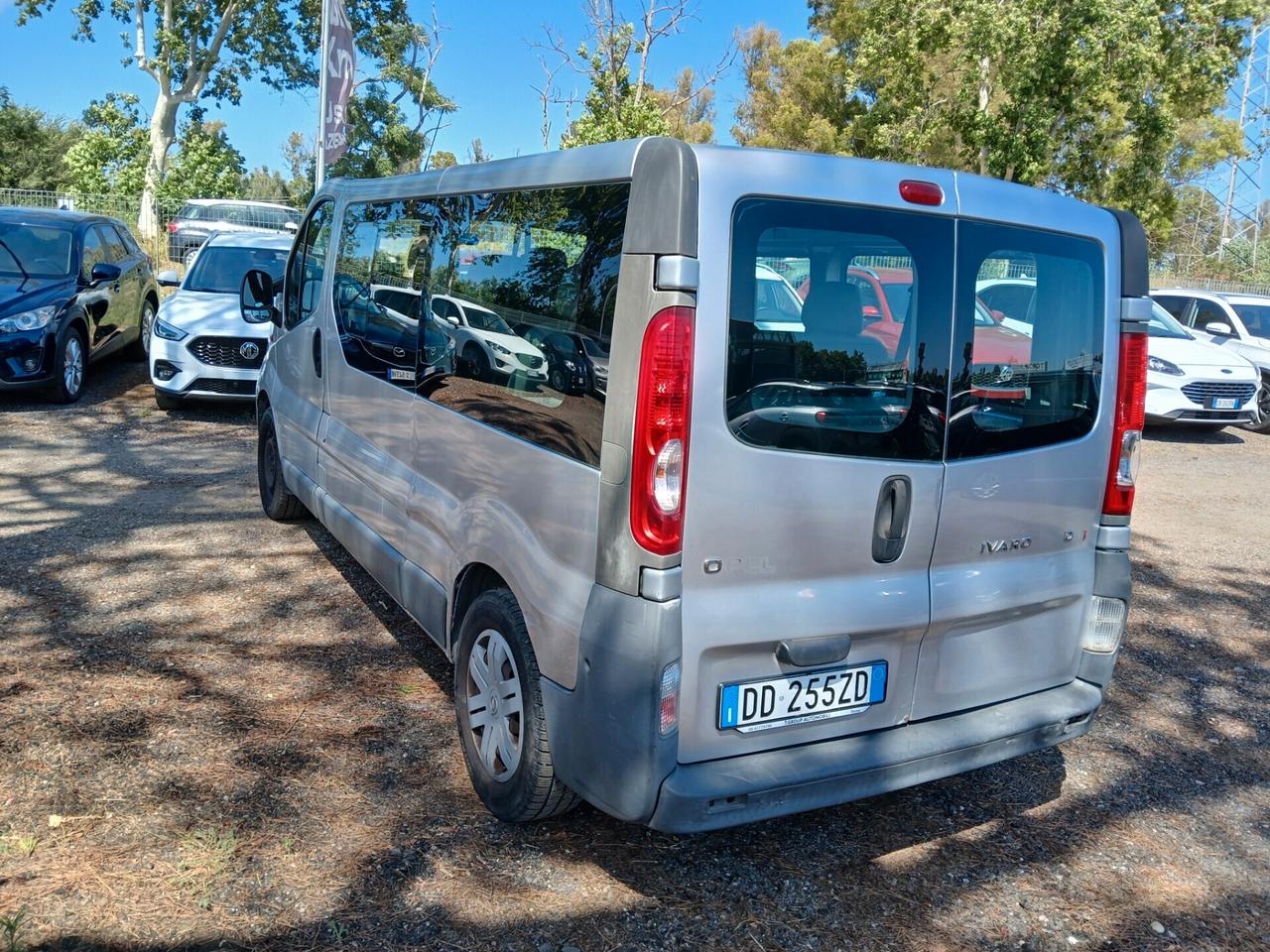 Opel Vivaro 29 2.5 CDTI PL-TN Combi Semivetrato